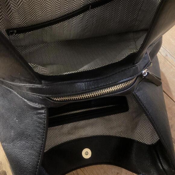 Women’s Black And Gray Shoulder Purse - Picture 4 of 5